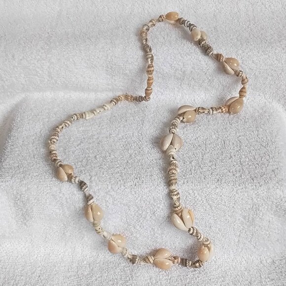 Real Fully Intact 35" Polished Seashell Necklace Fashion Piece Without Clasp!! - Picture 1 of 3